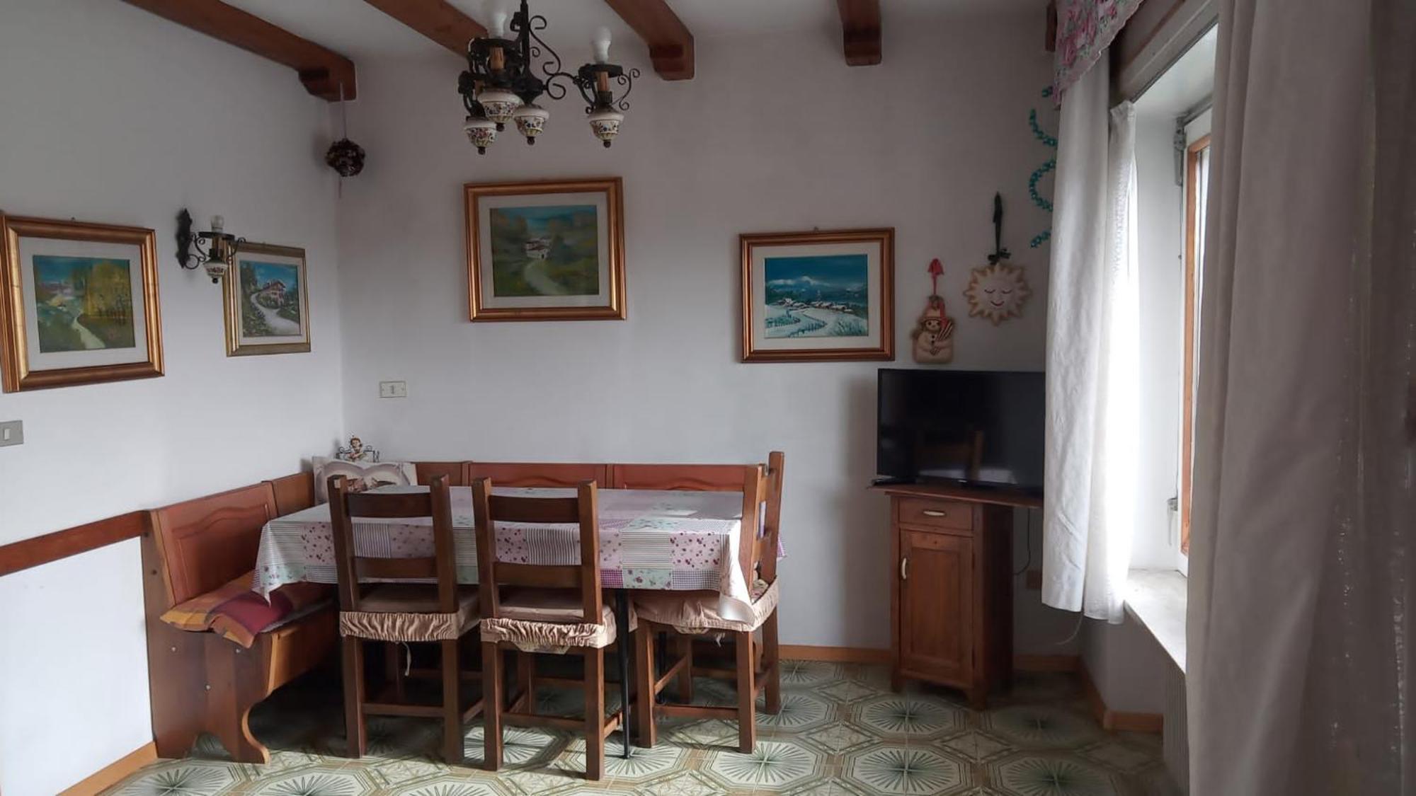 Casa Vacanze A Romeno Eksteriør bilde